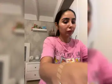 Bongacams Live Porn of SallyeLeins