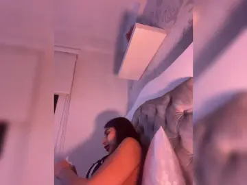 Bongacams Watch Live Sex Cams of SallyeLeins