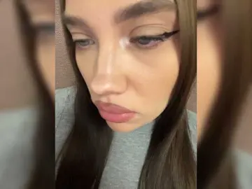 Bongacams Live Sex Cam of Glossmixdoll