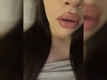 Bongacams Watch Live Sex Cams of Glossmixdoll