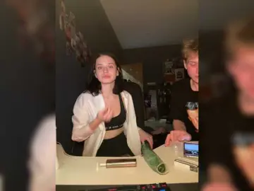 Bongacams Watch Live Sex Cams of wowitsbarb1e