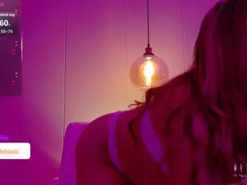 Bongacams Live Sex of LittleToxic