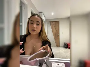 Bongacams Free Live Porn of LittleToxic