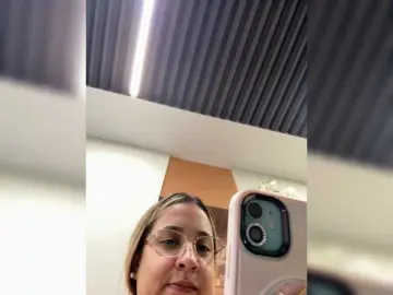 Bongacams Sex Cam of LittleToxic