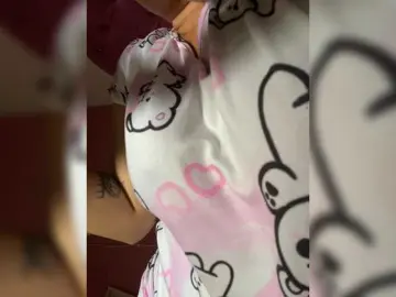 Bongacams Watch Live Sex Cams of LittleToxic