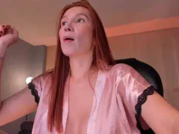 Bongacams Nude Webcam of MiaFarrell