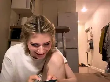 Bongacams Sex Cam of AideWaddick