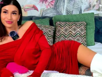 Bongacams Watch Live Sex Cams of GoldCherry7