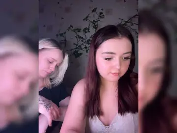 Bongacams Live Sex Cam of BellaAndAlice
