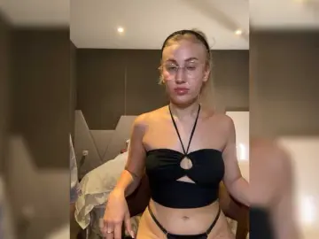 Bongacams Nude Webcam of LoveStream69