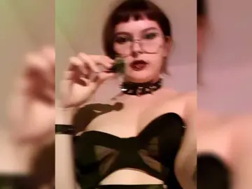 Bongacams Live Porn of BattyGothic02