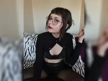 Bongacams Free Live Porn of BattyGothic02