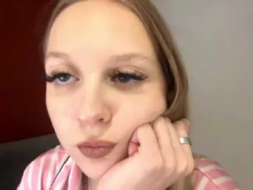 Bongacams Nude Webcam of QueenieGroos
