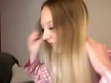 Bongacams Watch Live Sex Cams of QueenieGroos