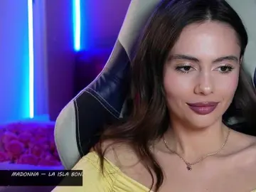 Bongacams Watch Live Sex Cams of Allla