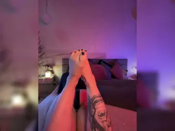 Bongacams Free Porn Cam of WhoreMira