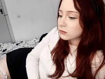 Bongacams Nude Webcam of emoemily