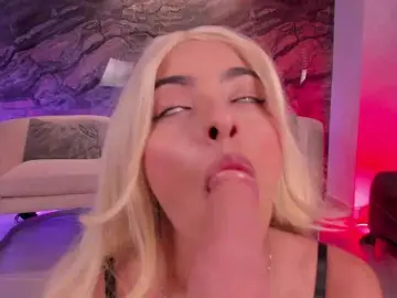 Bongacams Sex Cam of MelissaMoore