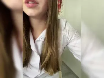 Bongacams Watch Live Sex Cams of Adelaida1001