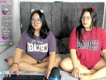 Bongacams Live Sex Cam of maddie-and-chelsea