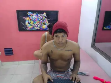 Bongacams Watch Live Sex Cams of latinosninfomanos