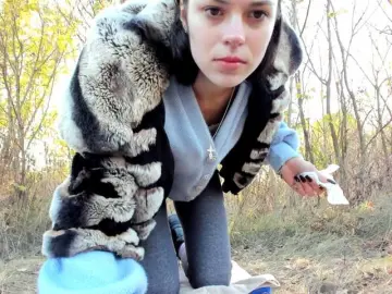 Bongacams Free Live Porn of Honeykrisspussy
