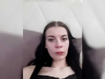 Bongacams Watch Live Sex Cams of ShellBixAngeLL