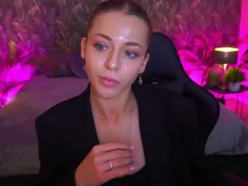 Bongacams Best live sex cam show of LoveeDove