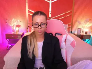 Bongacams Adult Webcam of LoveeDove