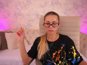Bongacams Live Porn of LoveeDove