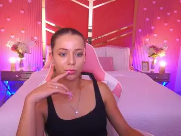 Bongacams Watch Live Sex Cams of LoveeDove