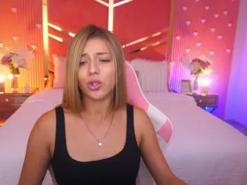 Bongacams Watch Live Sex Cams of LoveeDove