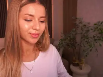 Bongacams Live Sex of LoveeDove