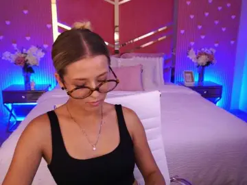Bongacams Best Webcam of LoveeDove