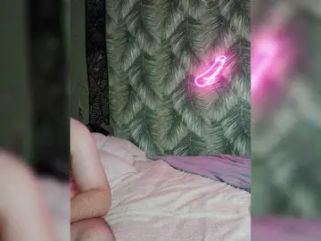Bongacams Watch Live Sex Cams of Red-rooms