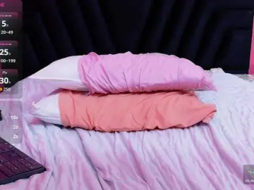 Bongacams Live Sex Cam of horny18girl