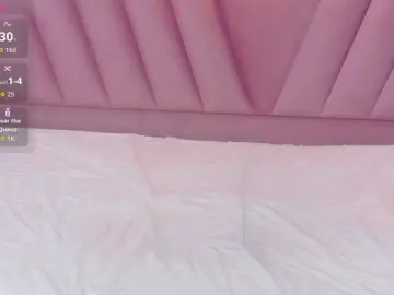 Bongacams Free Porn Cam of horny18girl