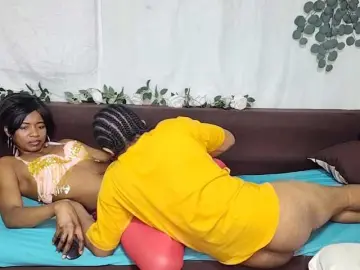 Bongacams Watch Live Sex Cams of AmelieAndJames0919