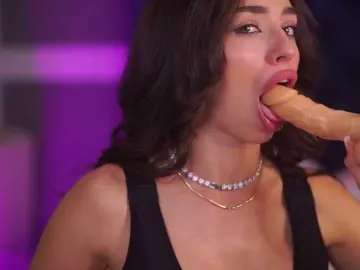 Bongacams Adult Video Chat of LalaRoze