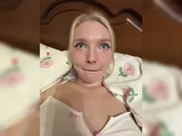 Bongacams Free Porn Cam of AmmyAlexInPublic