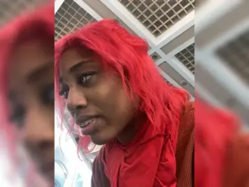 Bongacams Nude Webcam of AdviceColumn