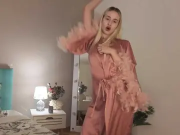 Bongacams Sex Cam of Bella-crazyy