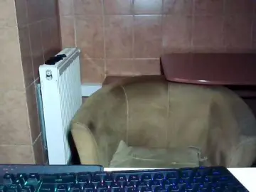 Bongacams Free Porn Cam of MoniqQuuen