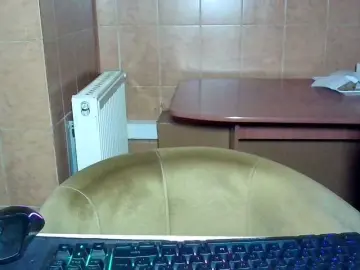 Bongacams Live Sex Cam of MoniqQuuen