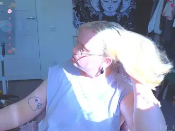 Bongacams Live Sex Cam of softifocus