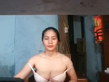 Bongacams Adult Webcam of EllaShow93