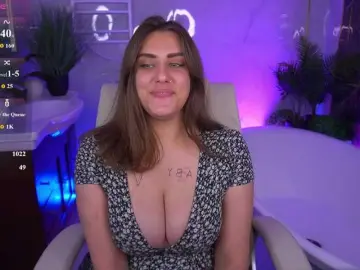 Bongacams Adult Video Chat of HeyKitten