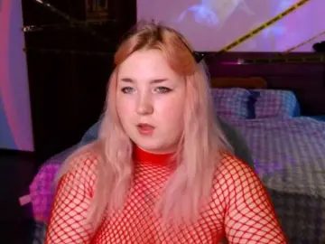 Bongacams Sex Cam of plushydevil