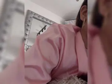 Bongacams Watch Live Sex Cams of BellaSaint