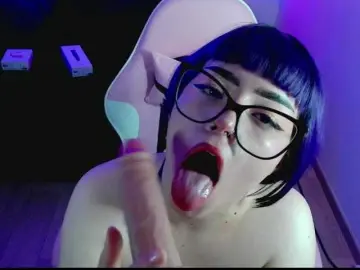 Bongacams Free Porn Cam of CyberMich